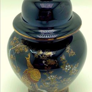 Vintage Yamaji Black / Gold Ginger Jar w Lid